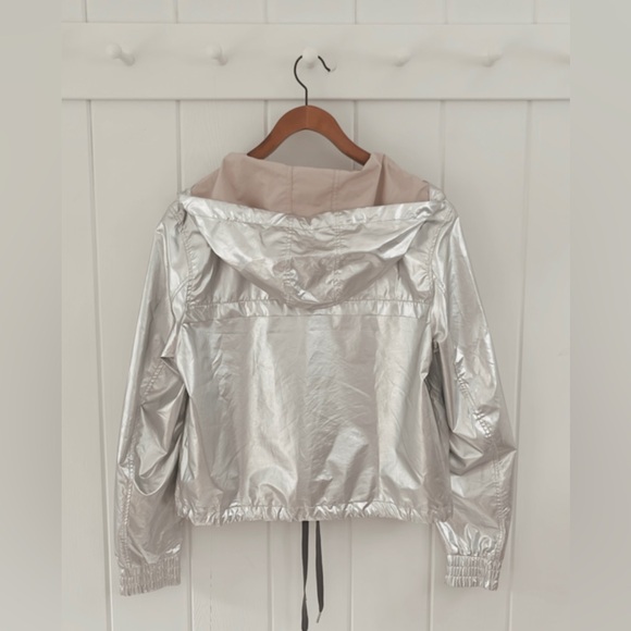 H&M Coachella Official Collection Silver Metallic Rain Jacket Hooded Quarter Zip - Picture 11 of 13